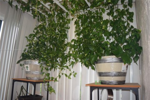 Condominio en venta en Lauderdale Lakes, Florida, 1 dormitorio, 72.74 m2 № 2012501 - foto 8