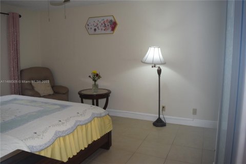 Condominio en venta en Lauderdale Lakes, Florida, 1 dormitorio, 72.74 m2 № 2012501 - foto 13