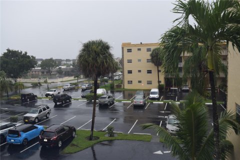 Condominio en venta en Lauderdale Lakes, Florida, 1 dormitorio, 72.74 m2 № 2012501 - foto 28