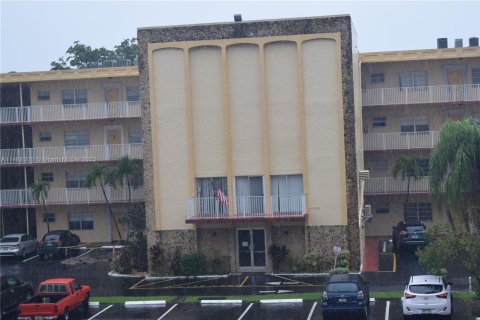 Condominio en venta en Lauderdale Lakes, Florida, 1 dormitorio, 72.74 m2 № 2012501 - foto 29