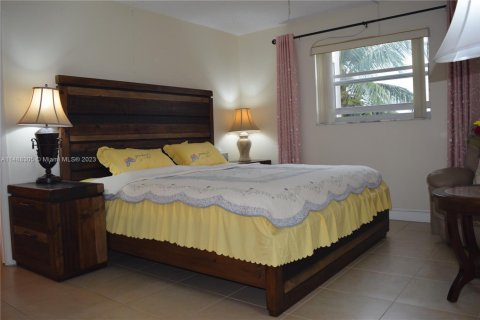 Condominio en venta en Lauderdale Lakes, Florida, 1 dormitorio, 72.74 m2 № 2012501 - foto 12