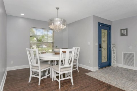 House in Riverview, Florida 4 bedrooms, 263.84 sq.m. № 2341540 - photo 11
