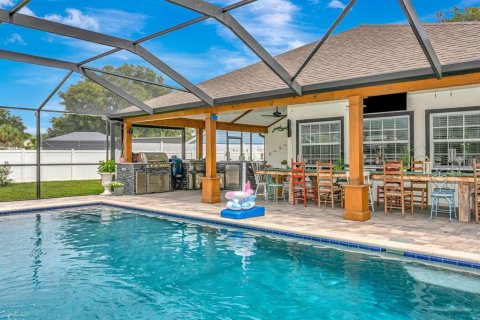 House in Riverview, Florida 4 bedrooms, 263.84 sq.m. № 2341540 - photo 4