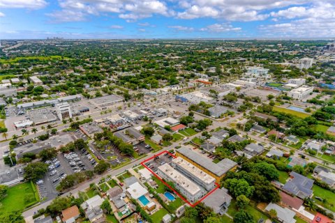 Condo in Hollywood, Florida, 1 bedroom  № 2039707 - photo 16