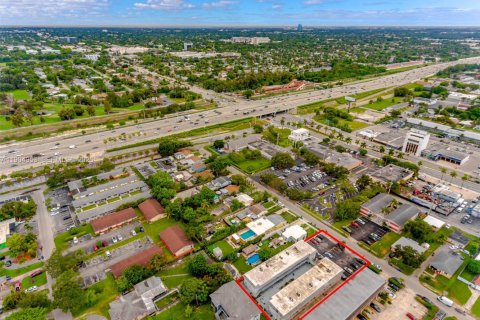 Condo in Hollywood, Florida, 1 bedroom  № 2039707 - photo 17