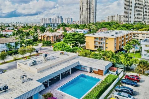 Condominio en venta en North Miami Beach, Florida, 1 dormitorio, 75.44 m2 № 1460844 - foto 30
