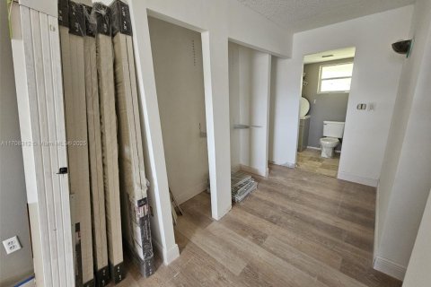 Condominio en venta en North Miami Beach, Florida, 1 dormitorio, 75.44 m2 № 1460844 - foto 9