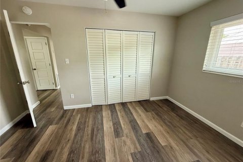 House in Sarasota, Florida 2 bedrooms, 97.55 sq.m. № 2156536 - photo 7