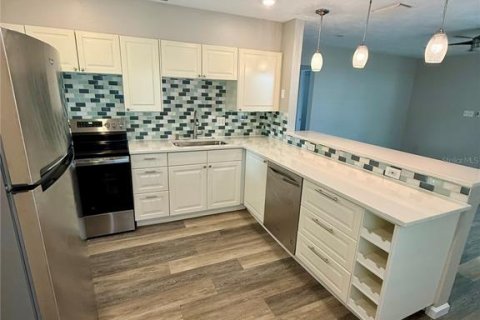 House in Sarasota, Florida 2 bedrooms, 97.55 sq.m. № 2156536 - photo 3