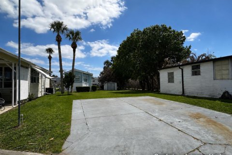 Propiedad comercial en Okeechobee, Florida № 2158505