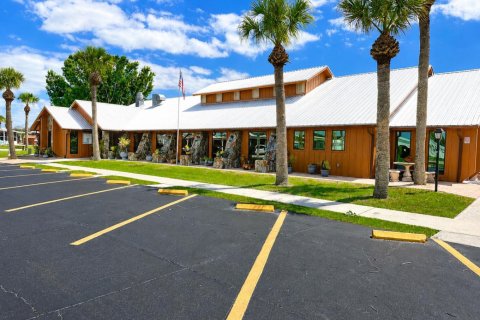 Commercial property in Okeechobee, Florida № 2158505 - photo 2