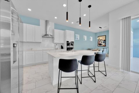 House in Kissimmee, Florida 5 bedrooms, 285.77 sq.m. № 1680467 - photo 9