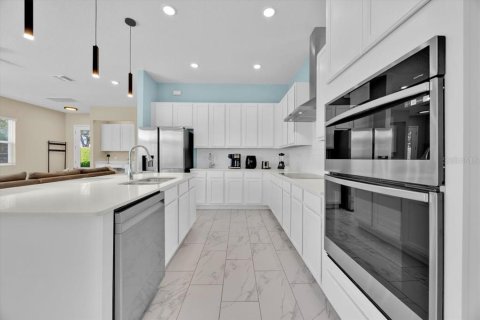 House in Kissimmee, Florida 5 bedrooms, 285.77 sq.m. № 1680467 - photo 8