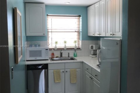 Apartamento en alquiler en Miami Beach, Florida, 46.45 m2 № 2246814 - foto 6