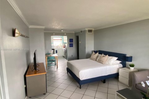 Apartamento en alquiler en Miami Beach, Florida, 46.45 m2 № 2246814 - foto 2
