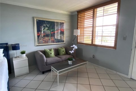 Apartamento en alquiler en Miami Beach, Florida, 46.45 m2 № 2246814 - foto 4