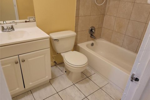House in Kissimmee, Florida 4 bedrooms, 133.31 sq.m. № 2224842 - photo 15