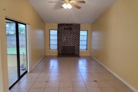 House in Kissimmee, Florida 4 bedrooms, 133.31 sq.m. № 2224842 - photo 2