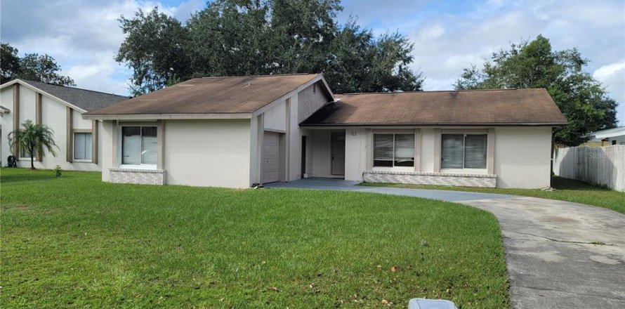House in Kissimmee, Florida 4 bedrooms, 133.31 sq.m. № 2224842