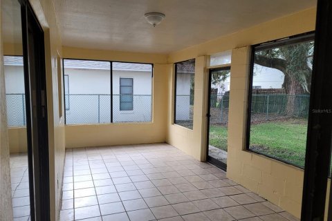 House in Kissimmee, Florida 4 bedrooms, 133.31 sq.m. № 2224842 - photo 4