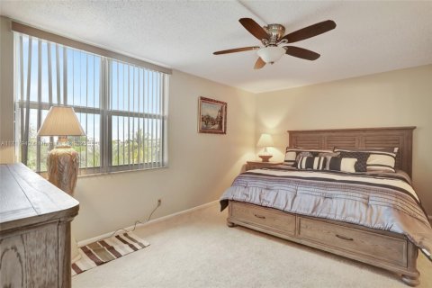 Condo in Margate, Florida, 2 bedrooms  № 1704441 - photo 12
