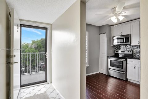 Condo in Margate, Florida, 2 bedrooms  № 1704441 - photo 2