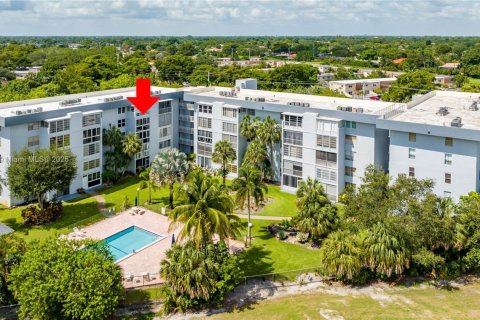 Condo in Margate, Florida, 2 bedrooms  № 1704441 - photo 1