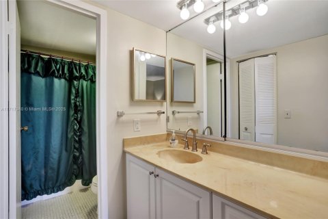Condo in Margate, Florida, 2 bedrooms  № 1704441 - photo 11