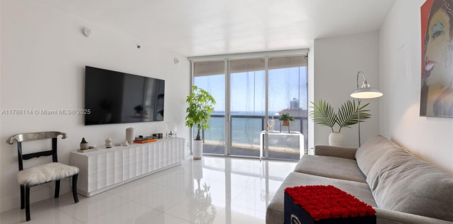 Condo à Miami, Floride, 1 chambre  № 1861761