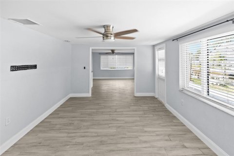 House in Hudson, Florida 3 bedrooms, 133.41 sq.m. № 1893786 - photo 14