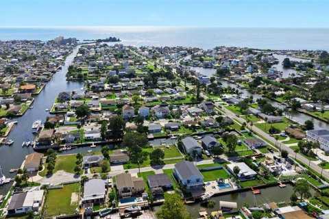 House in Hudson, Florida 3 bedrooms, 133.41 sq.m. № 1893786 - photo 4