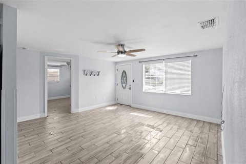 House in Hudson, Florida 3 bedrooms, 133.41 sq.m. № 1893786 - photo 7