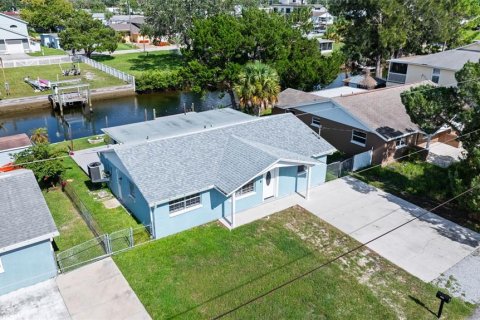 House in Hudson, Florida 3 bedrooms, 133.41 sq.m. № 1893786 - photo 2