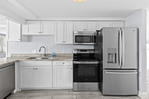 House in Hudson, Florida 3 bedrooms, 133.41 sq.m. № 1893786 - photo 9