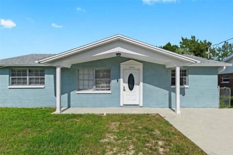 House in Hudson, Florida 3 bedrooms, 133.41 sq.m. № 1893786 - photo 1