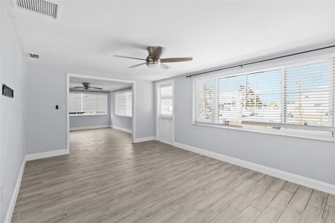 House in Hudson, Florida 3 bedrooms, 133.41 sq.m. № 1893786 - photo 15