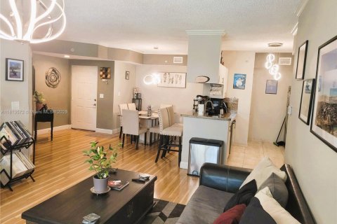 Condo in Sunny Isles Beach, Florida, 3 bedrooms  № 1761771 - photo 13