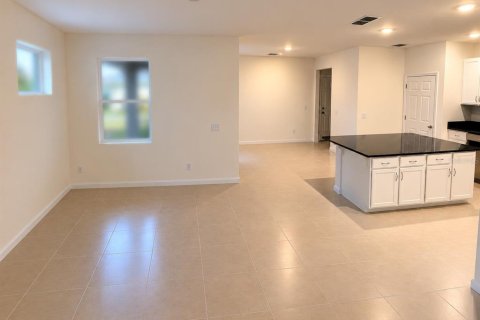 Villa ou maison à louer à Orlando, Floride: 3 chambres, 196.02 m2 № 2388613 - photo 4