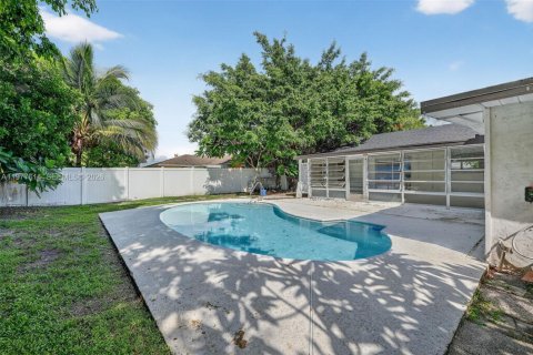 Villa ou maison à louer à Port St. Lucie, Floride: 3 chambres, 160.72 m2 № 2041799 - photo 19
