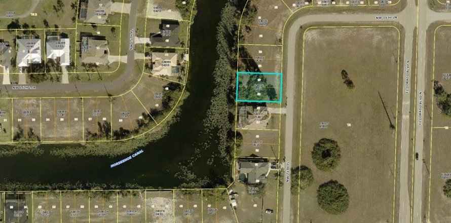 Terrain à Cape Coral, Floride № 2166677