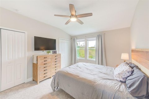 Townhouse in Clearwater, Florida 2 bedrooms, 145.95 sq.m. № 2139367 - photo 22