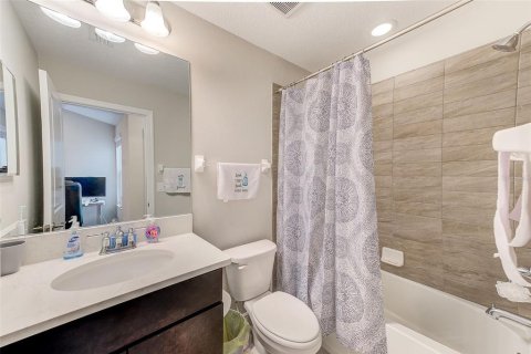 Townhouse in Clearwater, Florida 2 bedrooms, 145.95 sq.m. № 2139367 - photo 27