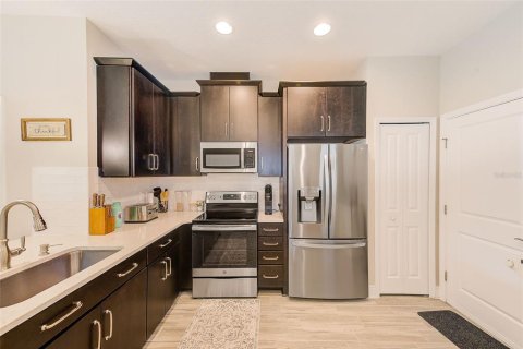Townhouse in Clearwater, Florida 2 bedrooms, 145.95 sq.m. № 2139367 - photo 4