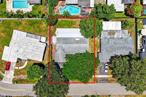 Casa en venta en Pembroke Pines, Florida, 3 dormitorios, 150.04 m2 № 2185697 - foto 2