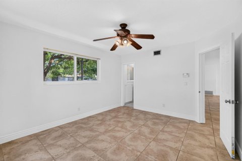 Casa en venta en Pembroke Pines, Florida, 3 dormitorios, 150.04 m2 № 2185697 - foto 19
