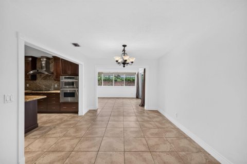 Casa en venta en Pembroke Pines, Florida, 3 dormitorios, 150.04 m2 № 2185697 - foto 27