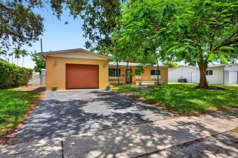 Casa en Pembroke Pines, Florida 3 dormitorios, 150.04 m2 № 2185697