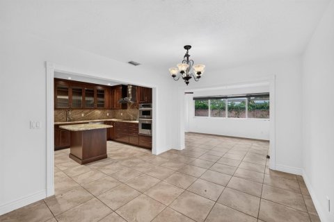 Casa en venta en Pembroke Pines, Florida, 3 dormitorios, 150.04 m2 № 2185697 - foto 15