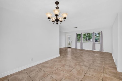 Casa en venta en Pembroke Pines, Florida, 3 dormitorios, 150.04 m2 № 2185697 - foto 16
