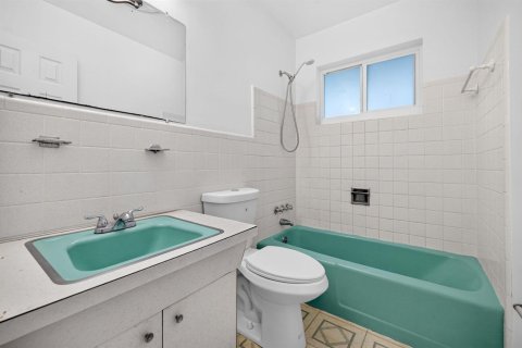 Casa en venta en Pembroke Pines, Florida, 3 dormitorios, 150.04 m2 № 2185697 - foto 24